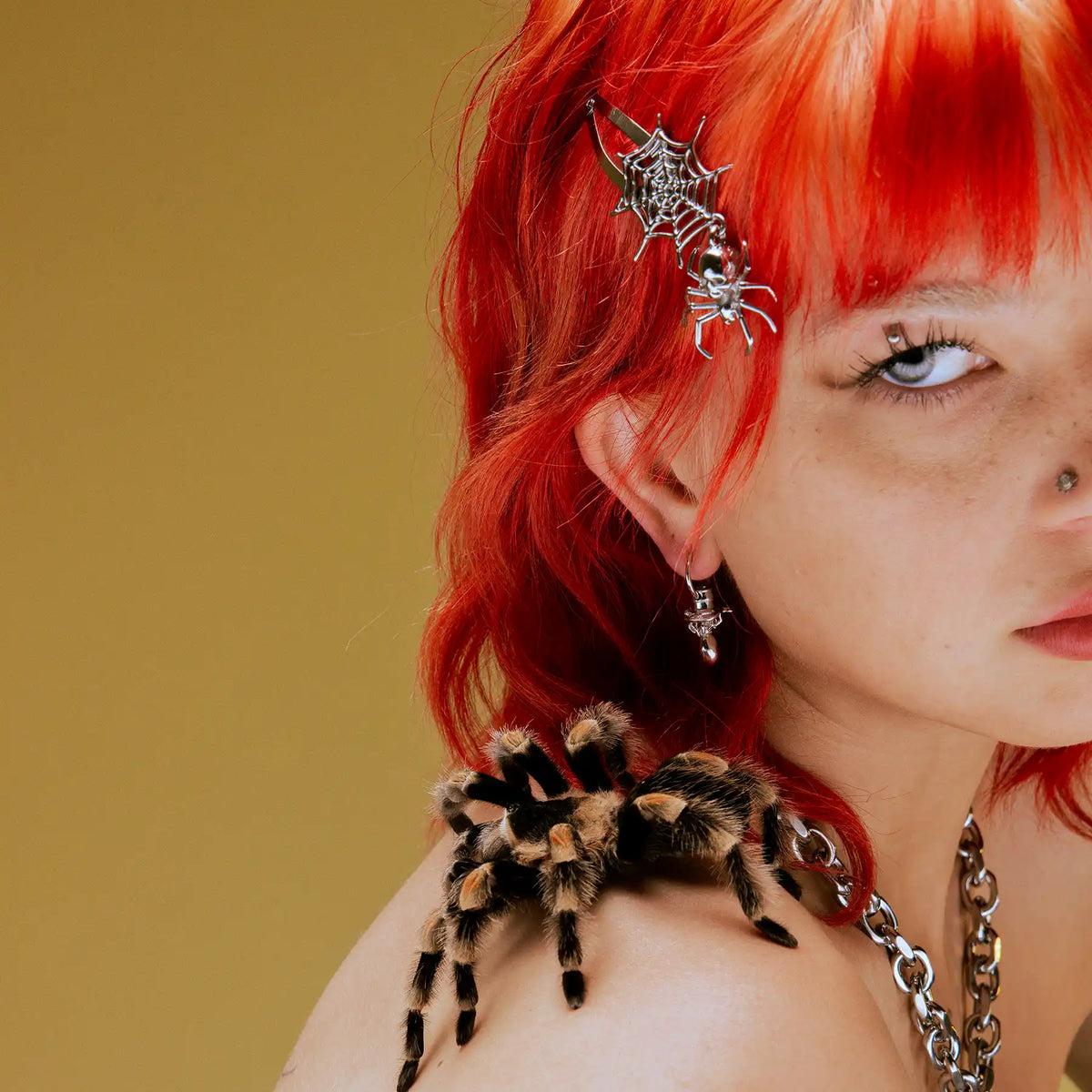 SPIDER PACIFIER EARRING - Hard Jewelry™